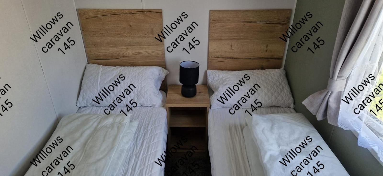 Willows Caravan 145 Llanddwywe Luaran gambar